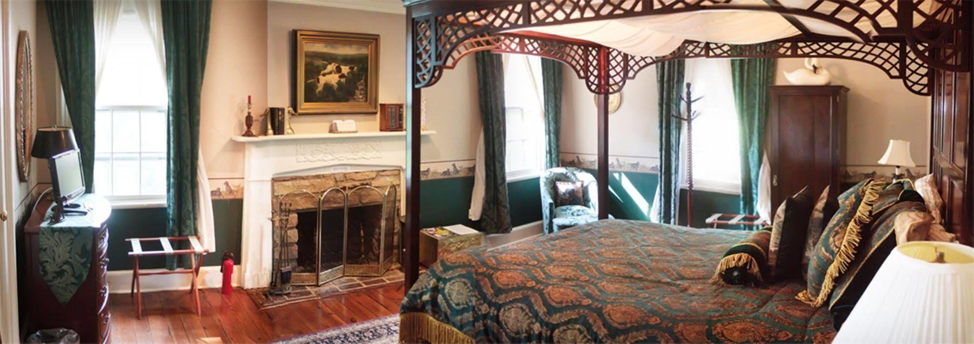 Black Horse Inn Warrenton Room photo